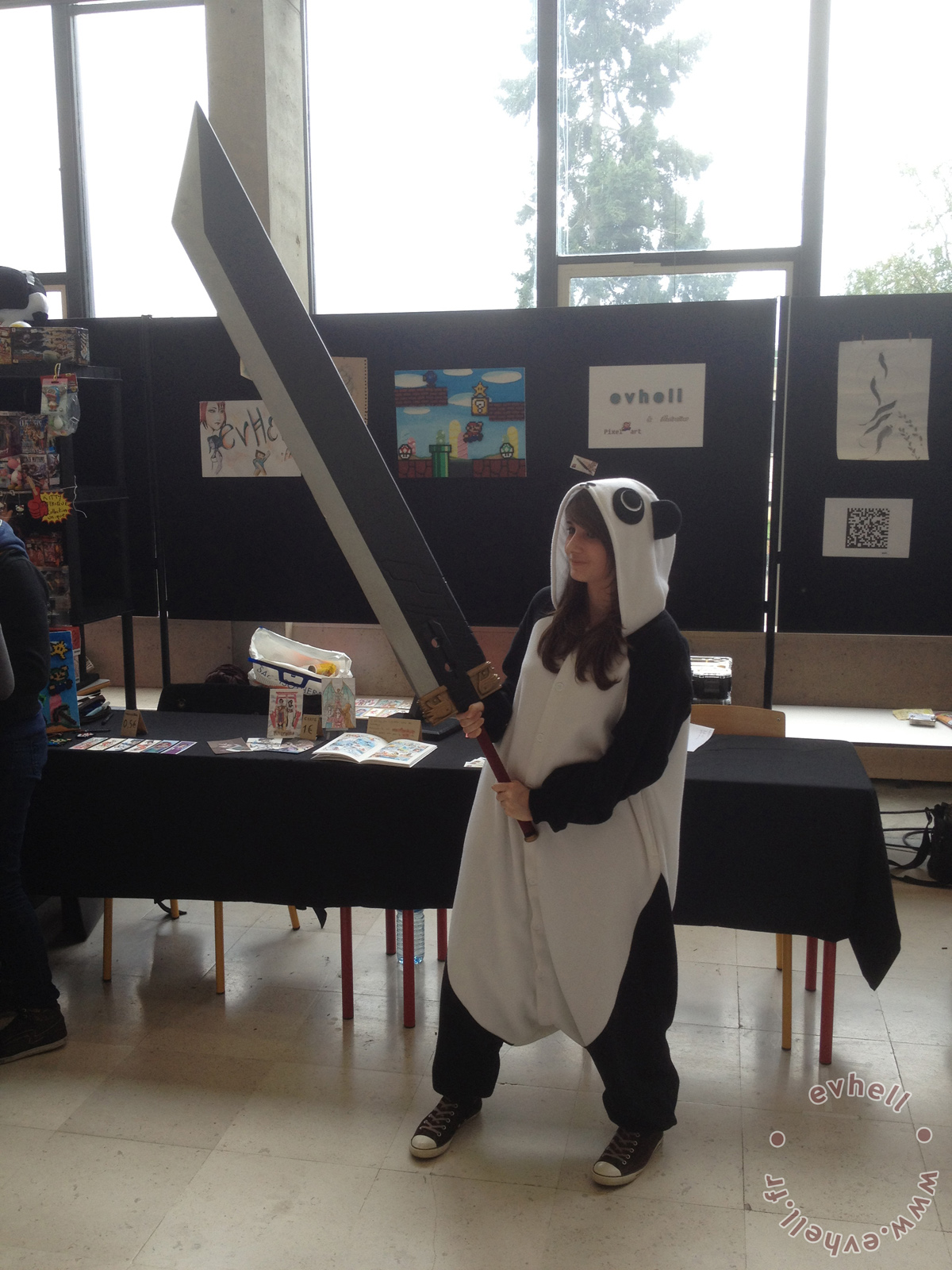 Cosplayeur Nihon Breizh festival avec épée de Cloud