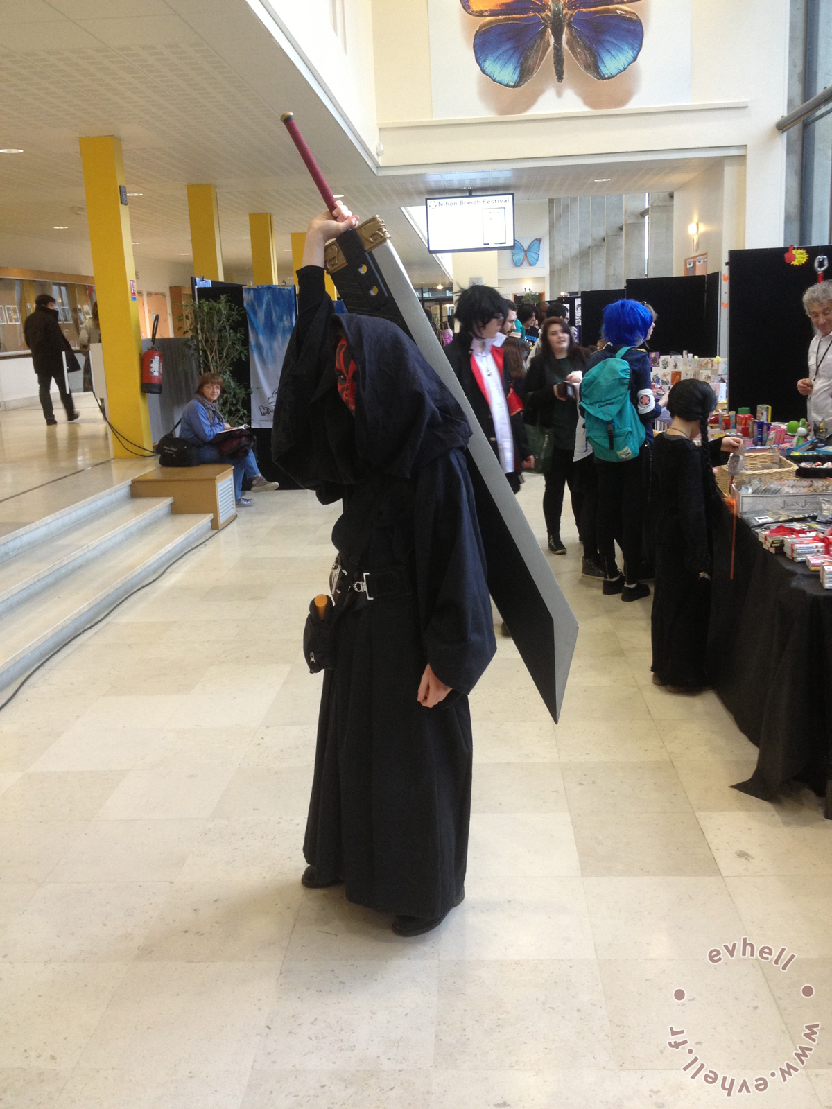 Cosplayeur Nihon Breizh festival avec épée de Cloud