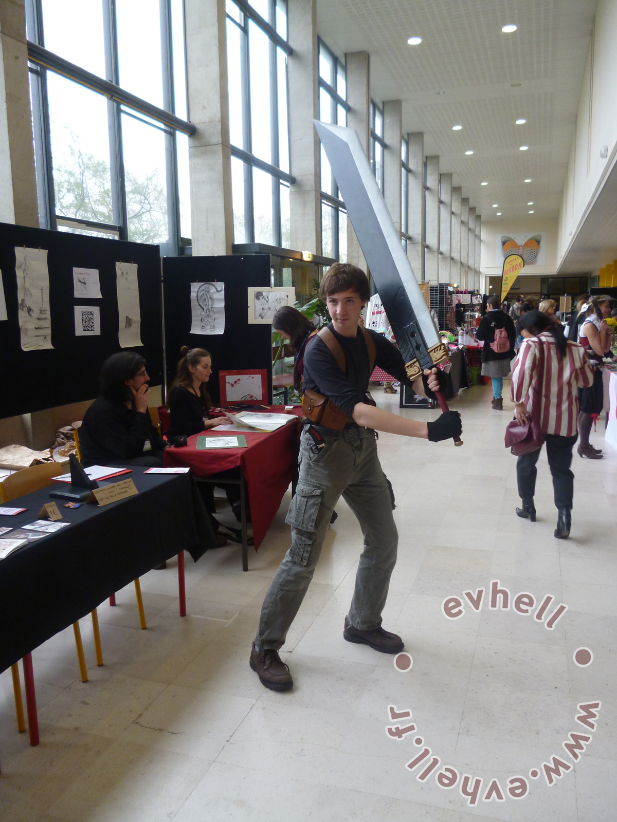 Cosplayeur Nihon Breizh festival avec épée de Cloud