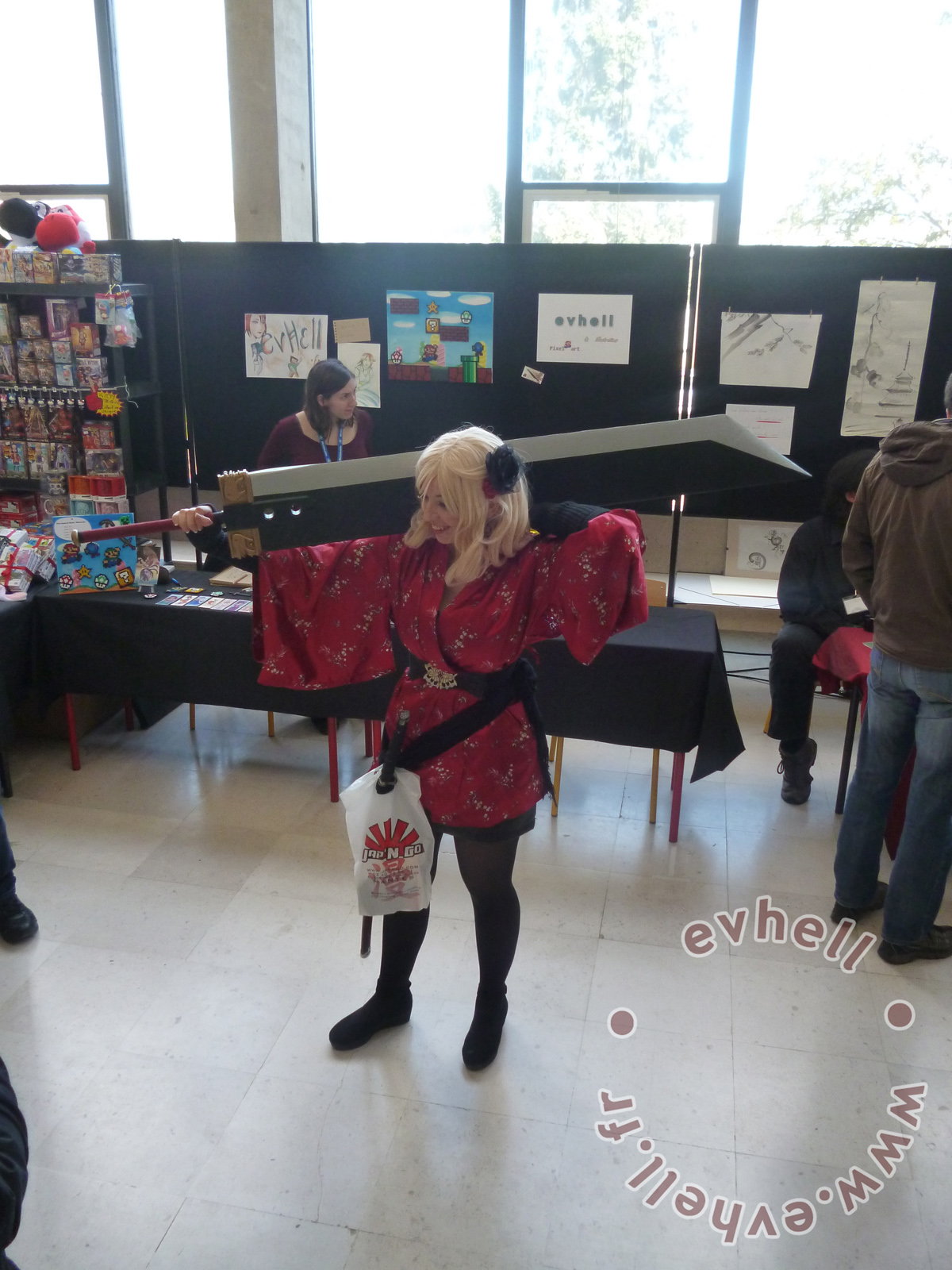 Cosplayeur Nihon Breizh festival avec épée de Cloud