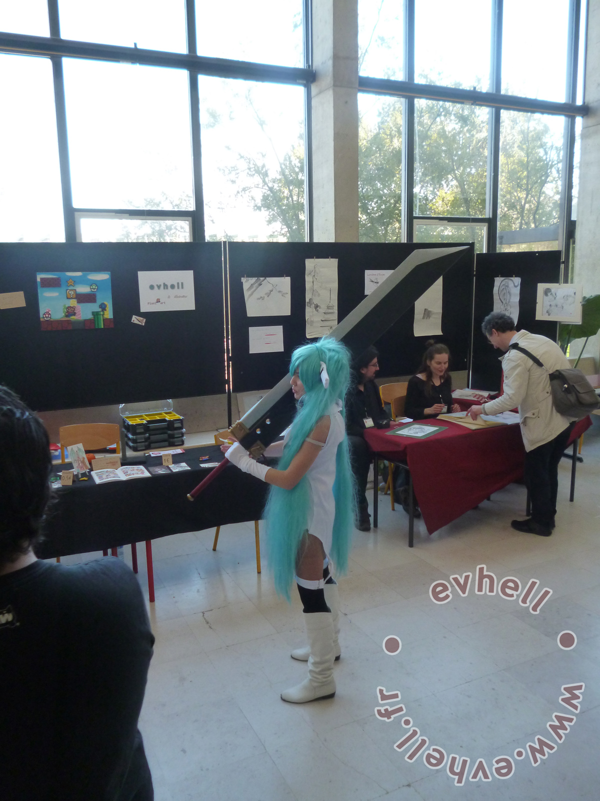 Cosplayeur Nihon Breizh festival avec épée de Cloud