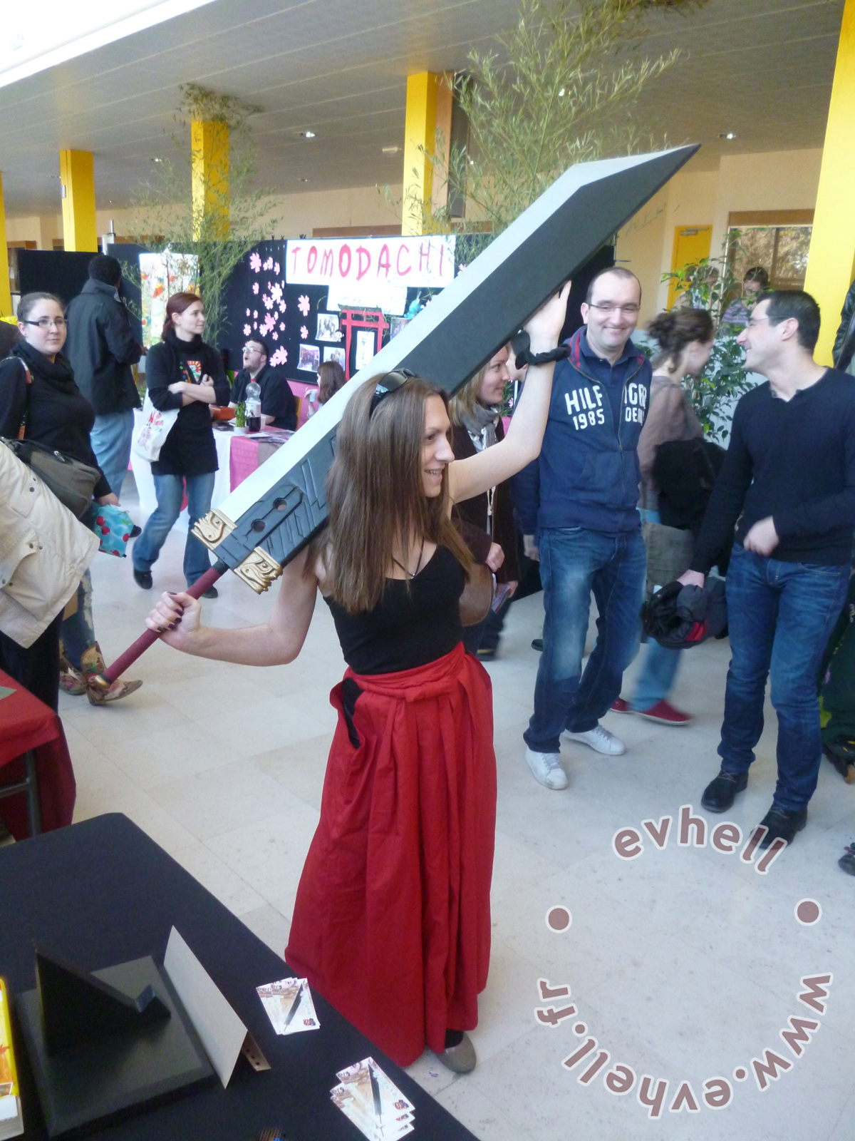 Cosplayeur Nihon Breizh festival avec épée de Cloud