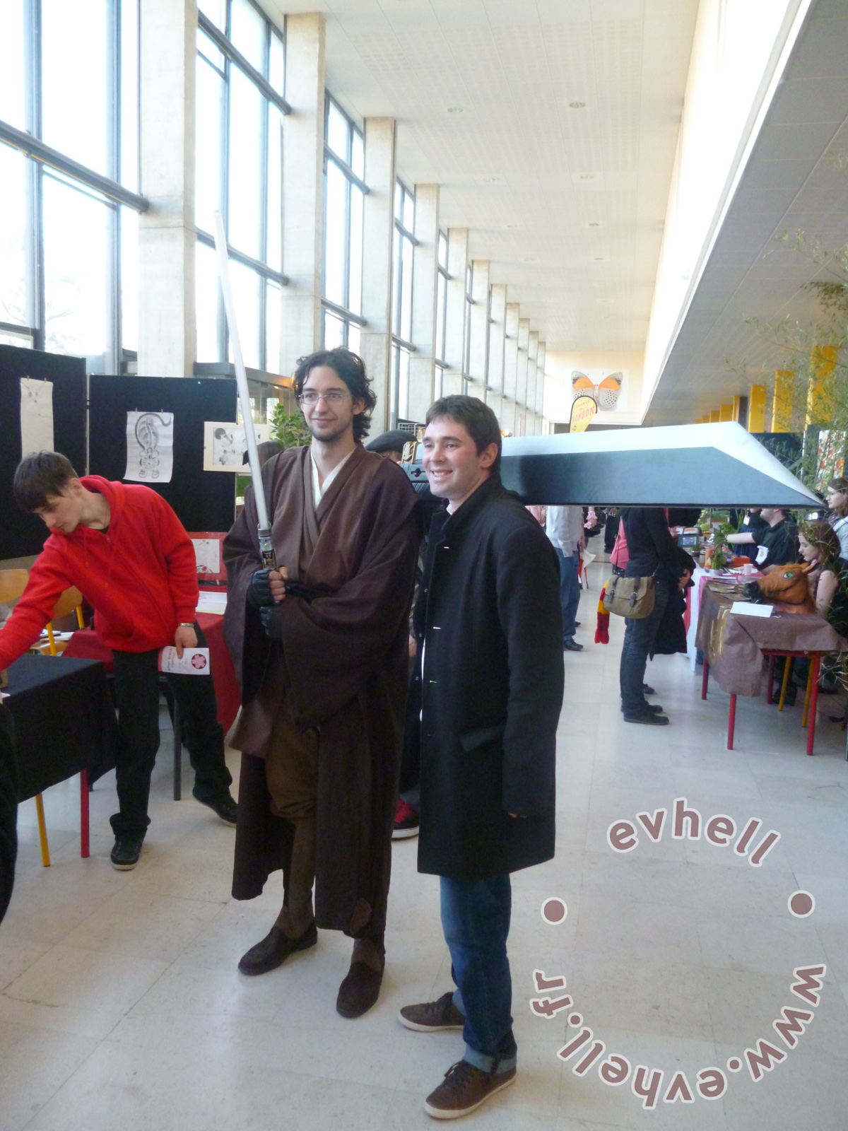 Cosplayeur Nihon Breizh festival avec épée de Cloud