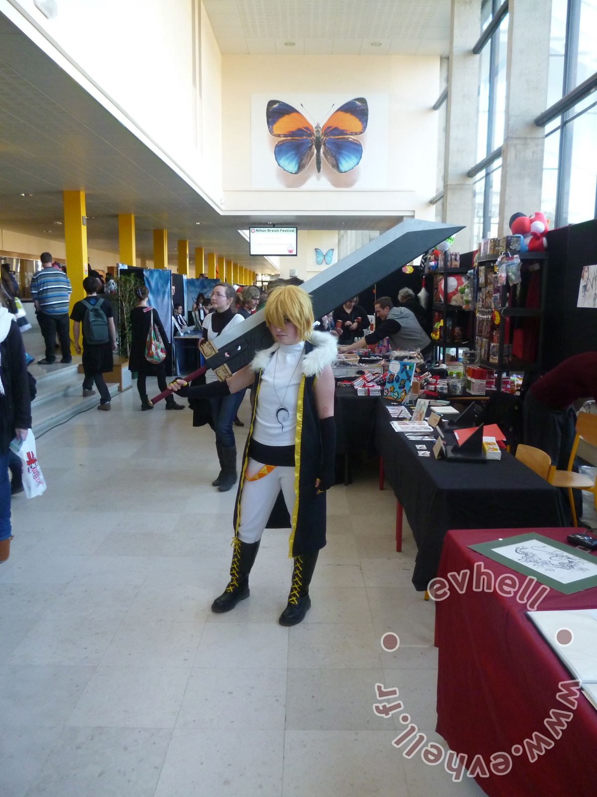 Cosplayeur Nihon Breizh festival avec épée de Cloud