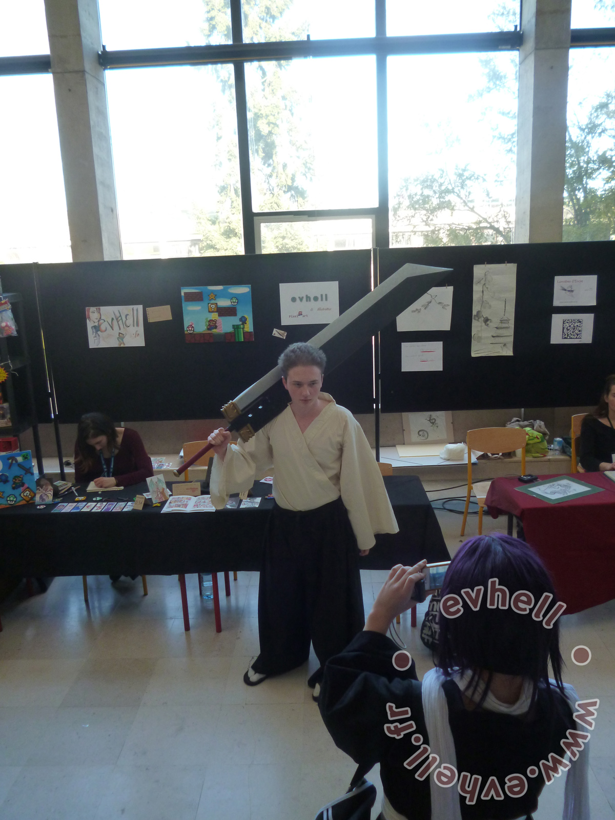 Cosplayeur Nihon Breizh festival avec épée de Cloud