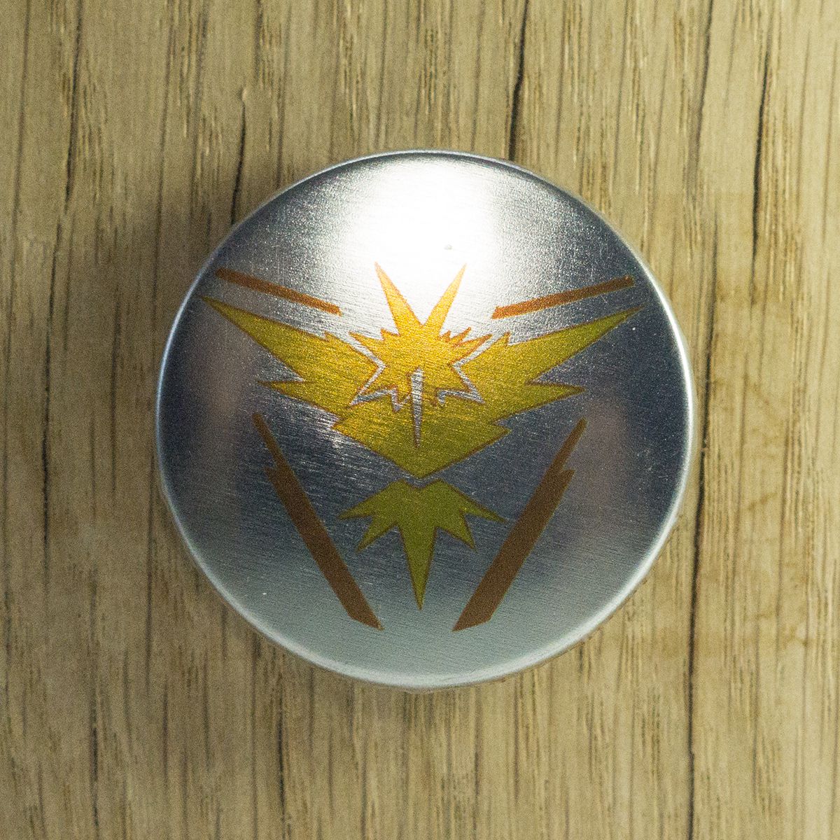 Badge Intuition métallisé – Pokémon