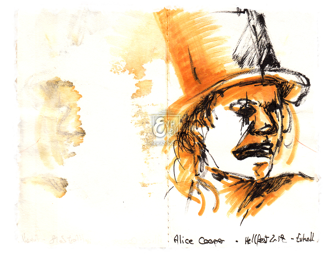 Alice Cooper avec son chapeau type "chapelier fou".